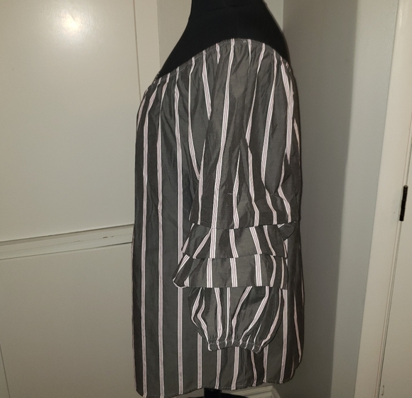 Stem & Vine 3X off shoulder gray pink stripe top - Picture 6 of 15